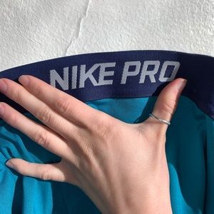 Never worn Nike pros